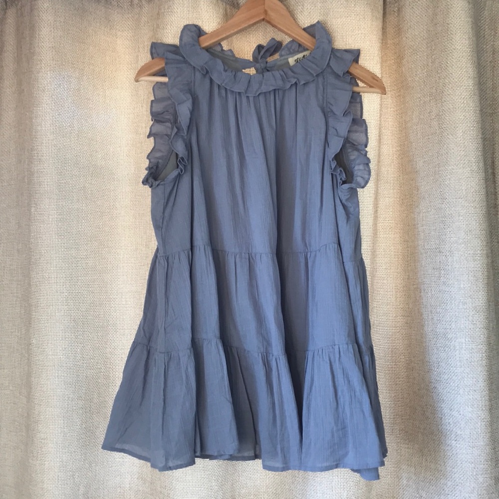 Sleeveless blue top